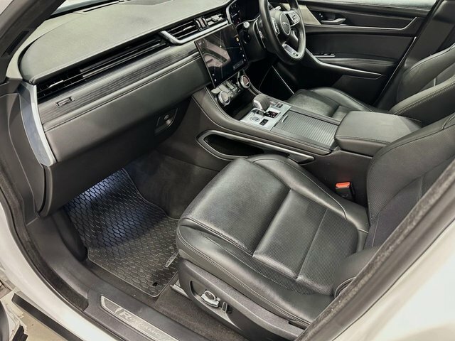Jaguar F-Pace 2.0 D200 Mhev R-dynamic Black Suv White #2