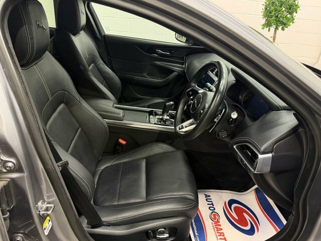 Jaguar XE 2.0 D200 Mhev R-dynamic Black Saloon Au Grey #2