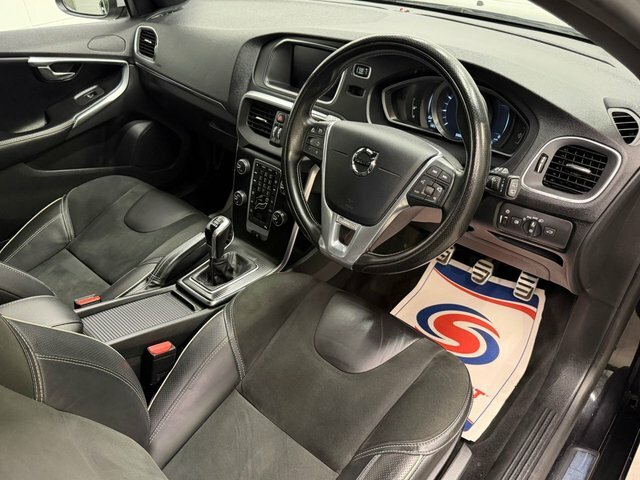 Volvo V40 2.0 T2 Gpf R-design Nav Plus Hatchback Black #6