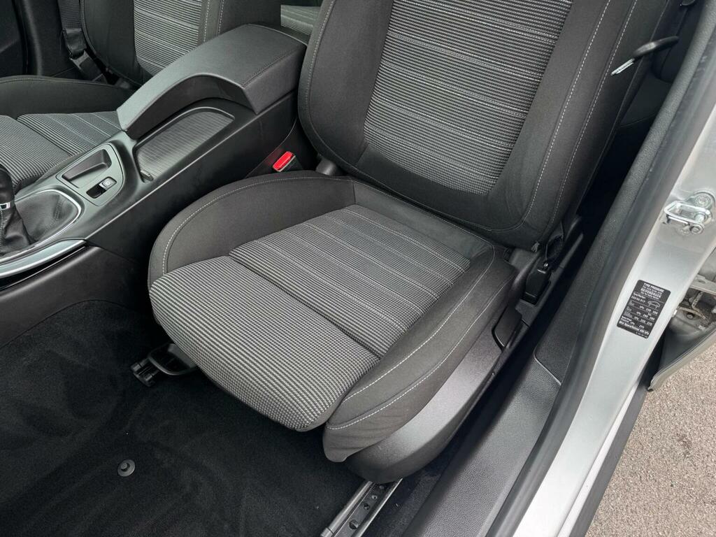 Vauxhall Insignia Estate #40