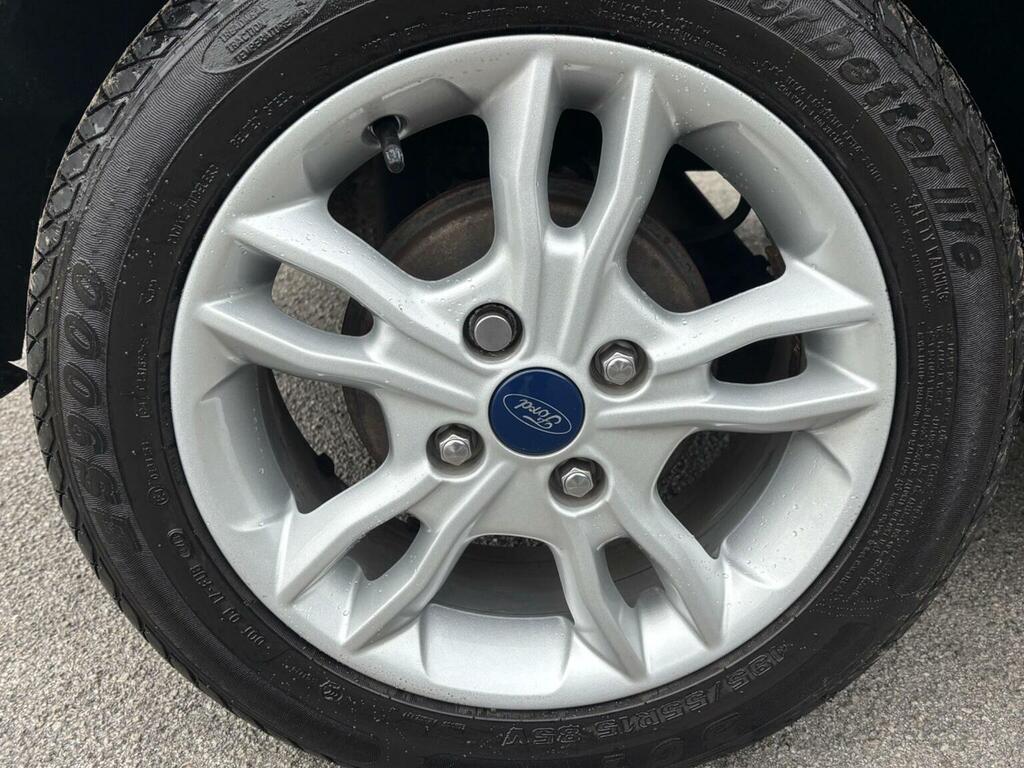 Ford Fiesta 1.1 Zetec White #20