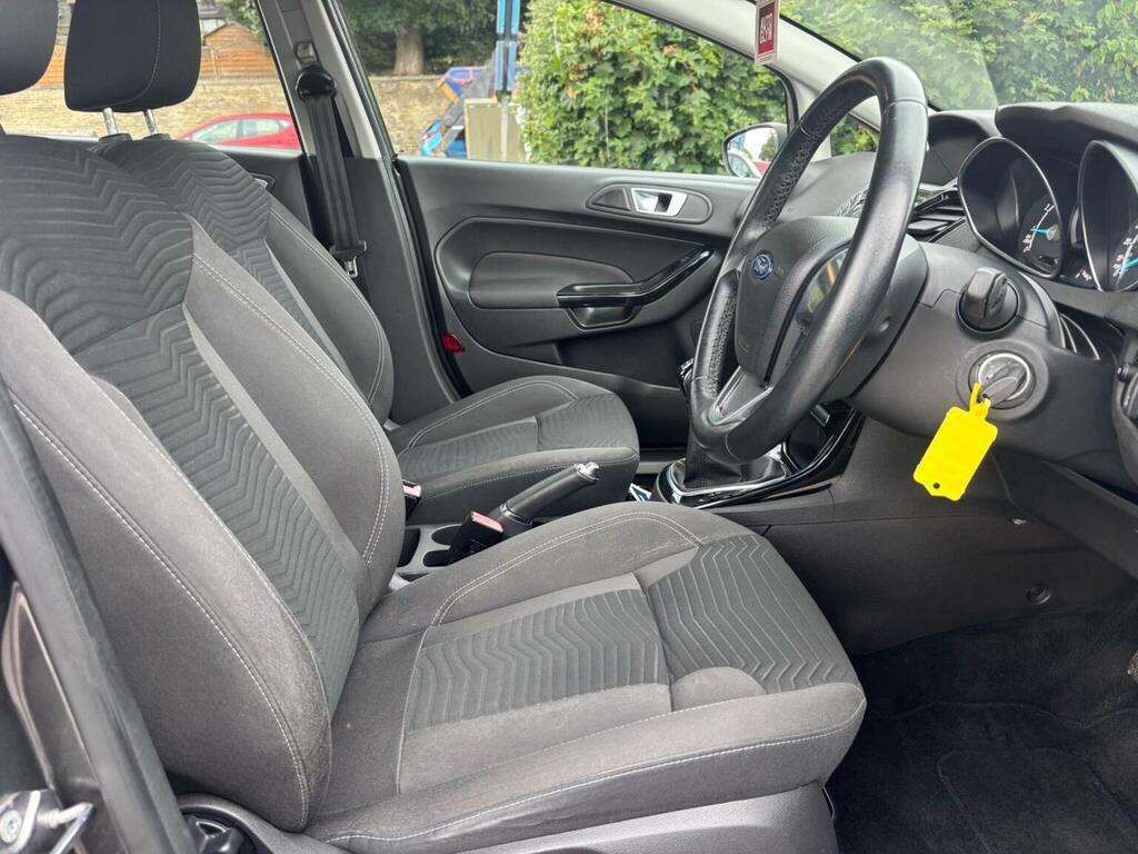 Ford Fiesta 1.1 Zetec White #13