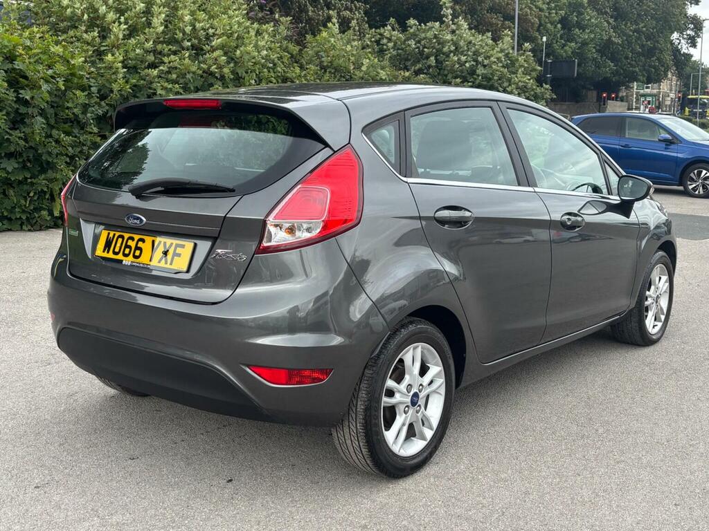Ford Fiesta 1.1 Zetec White #7