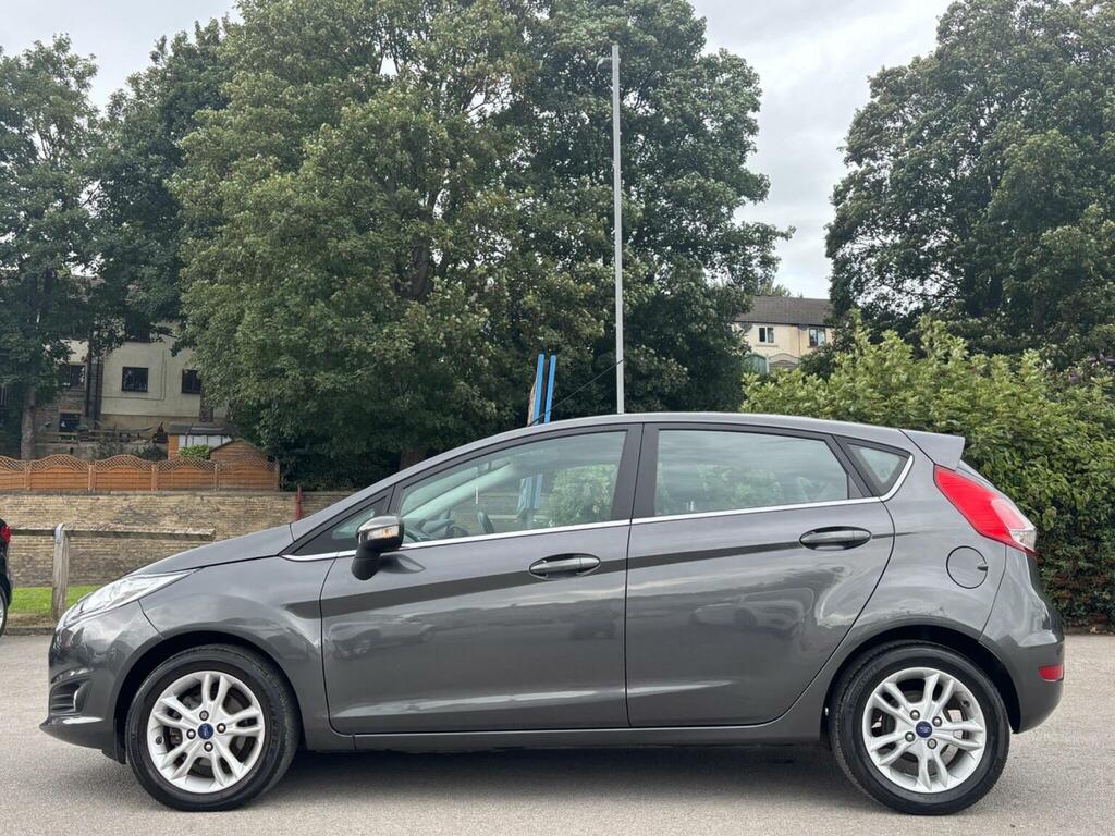 Ford Fiesta 1.1 Zetec White #5