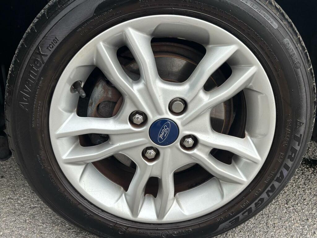 Ford Fiesta 1.1 Zetec White #18