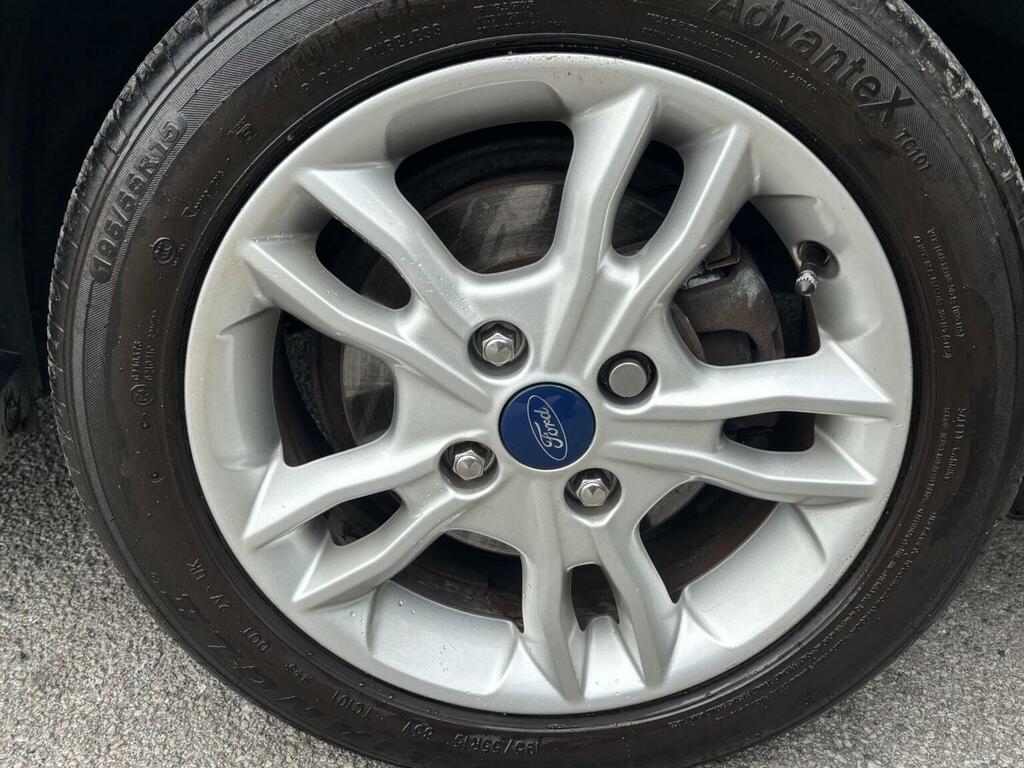 Ford Fiesta 1.1 Zetec White #19
