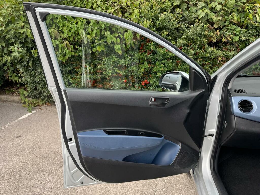 Hyundai I10 1.2L Se Silver #37