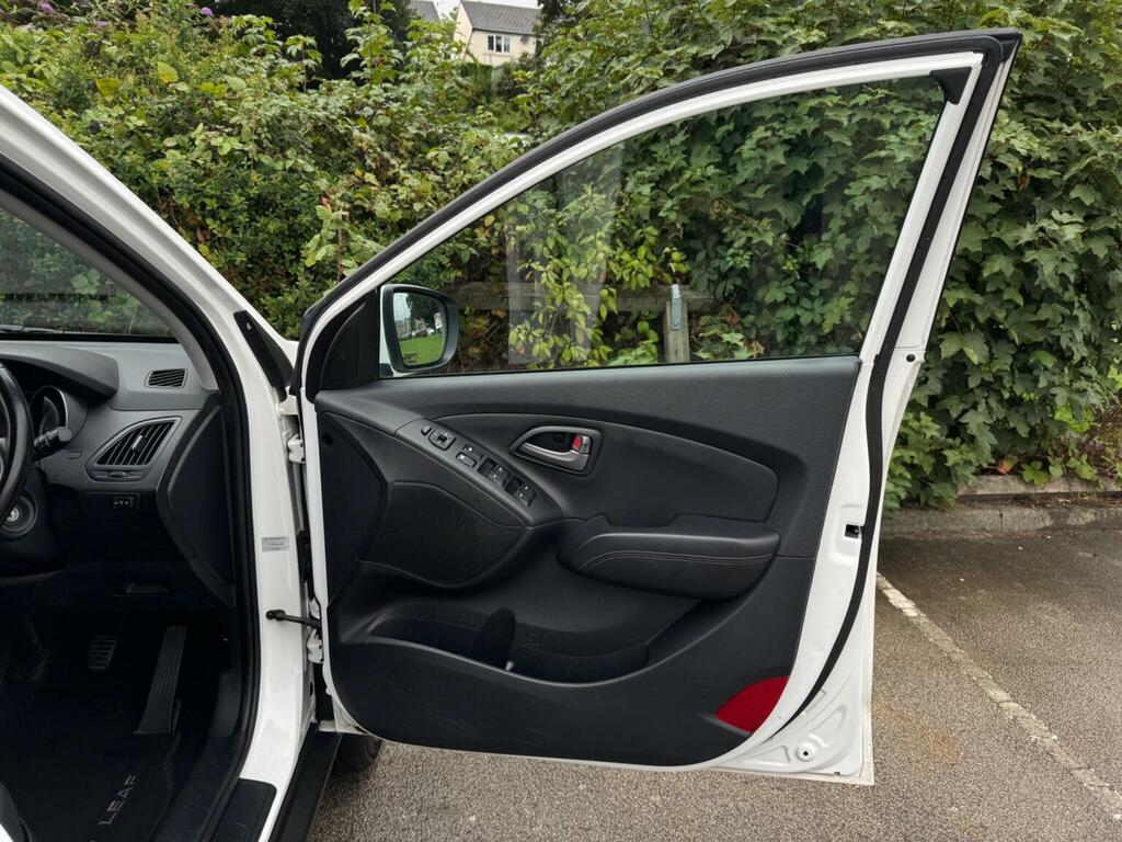 Hyundai Ix35 2.0 Premium Crdi 4Wd 181 Bhp Blue #31