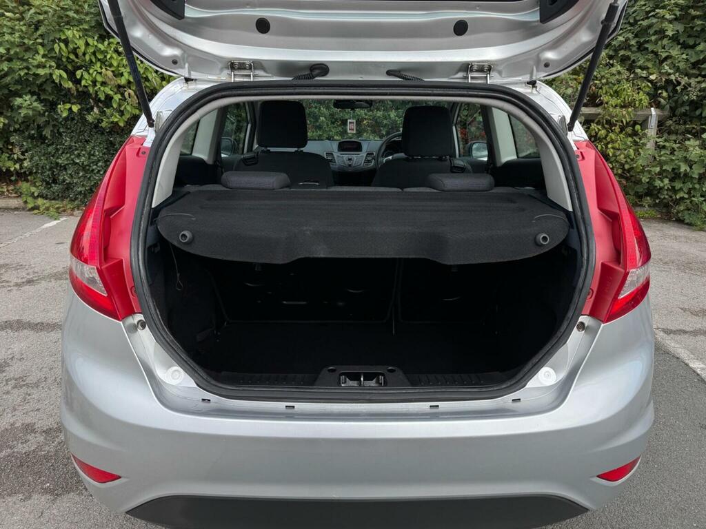 Ford Fiesta 1.25 Zetec 82 White #33