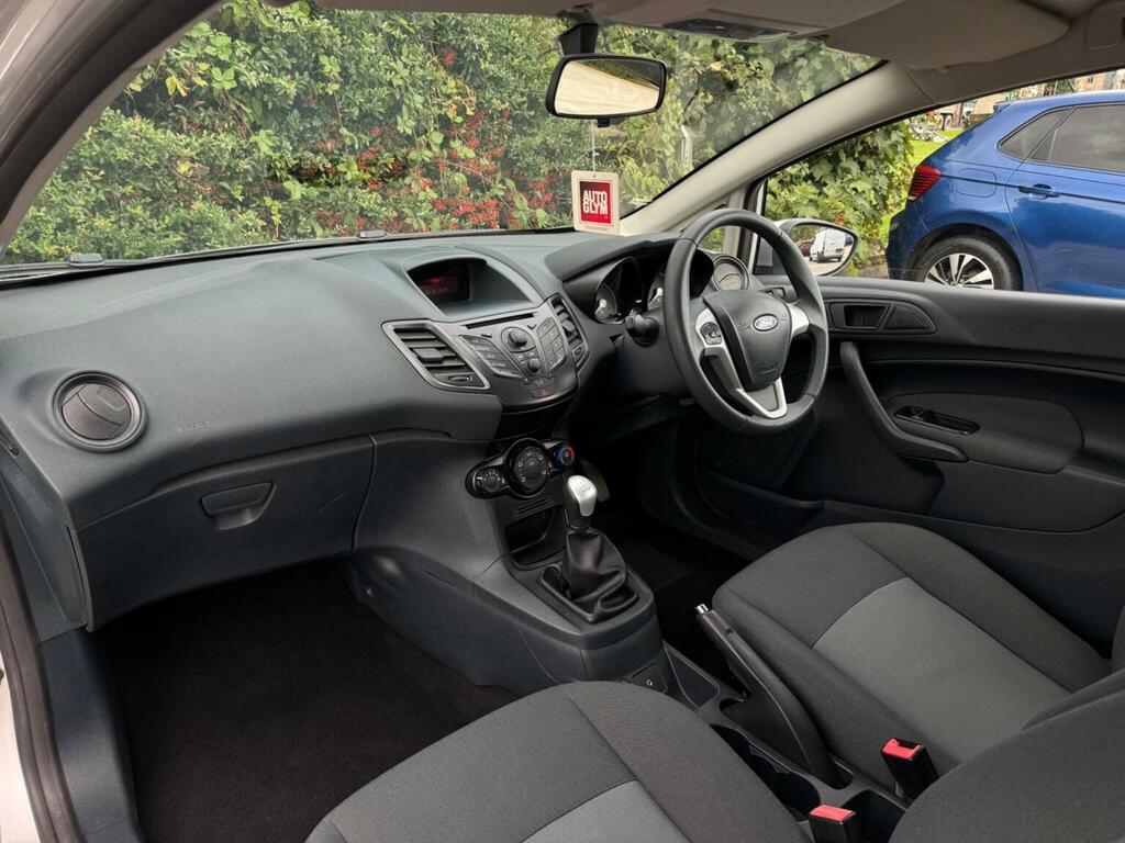 Ford Fiesta 1.25 Zetec 82 White #15