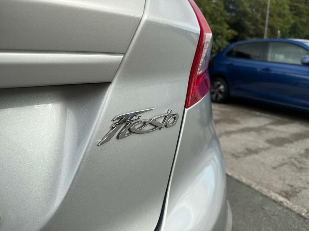 Ford Fiesta 1.25 Zetec 82 White #35