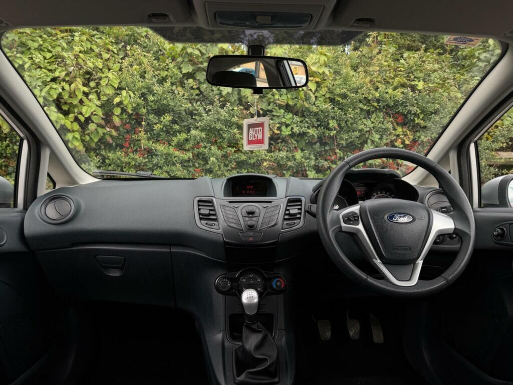 Ford Fiesta 1.25 Zetec 82 White #13