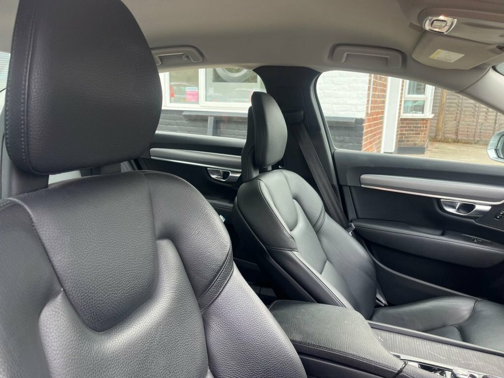 Volvo S90 2L Momentum Silver #2