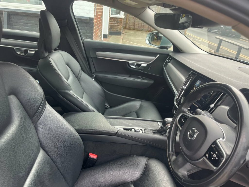 Volvo S90 2L Momentum Silver #3