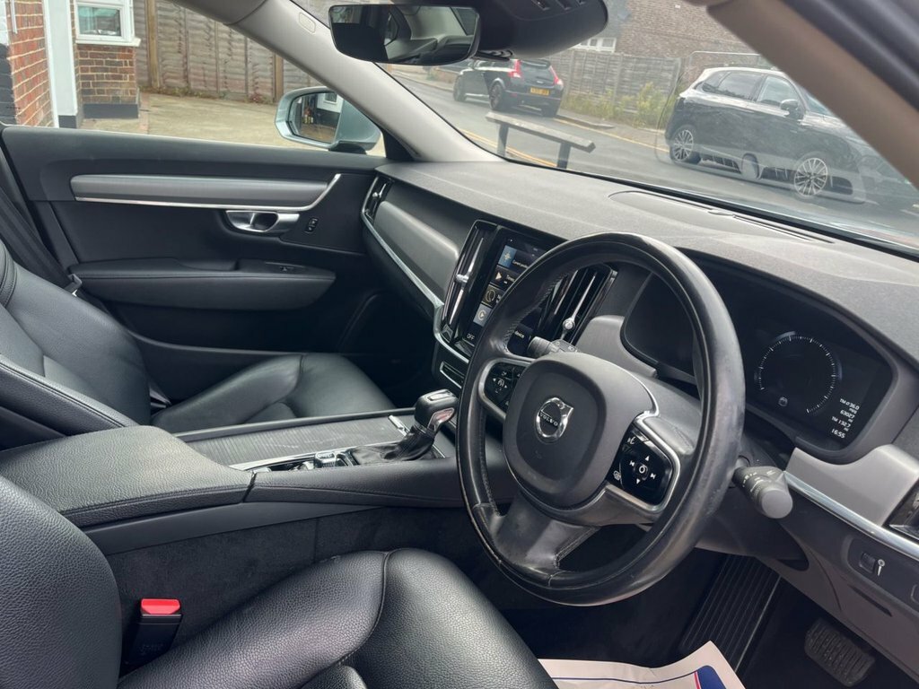 Volvo S90 2L Momentum Silver #4