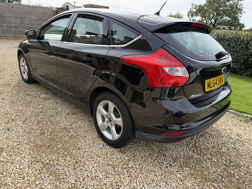 Ford Focus 1.6 Zetec Navigator Tdci Hatchback  #3