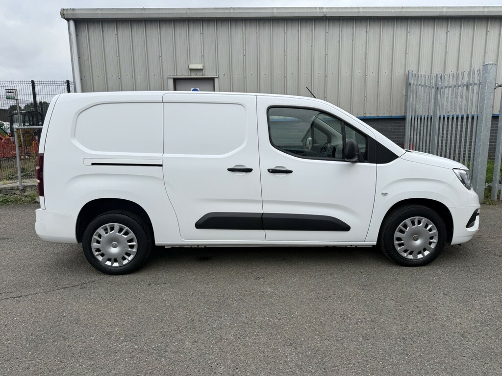 Vauxhall Combo Panel Van 1.5 Turbo D 2300 Sportive L2 H1 Euro 6 White #2