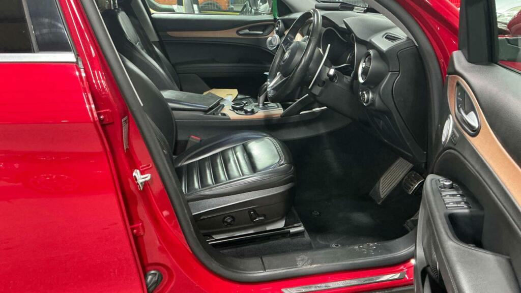 Alfa Romeo Stelvio Red #10