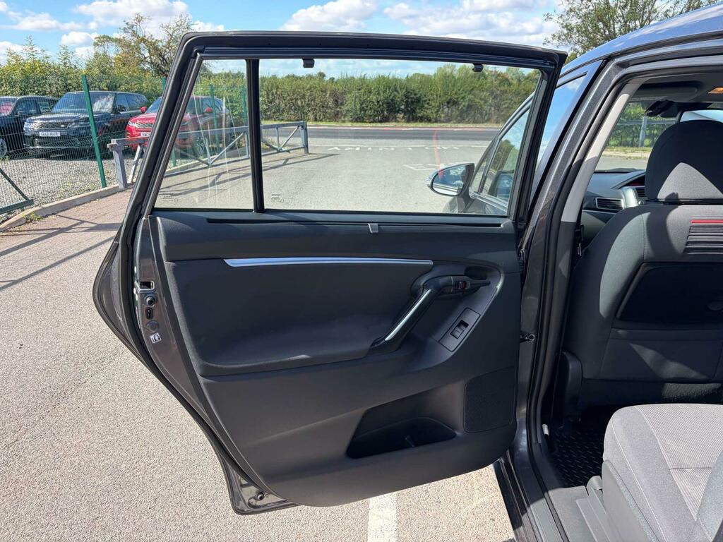 Toyota Verso Valvematic Active Red #18