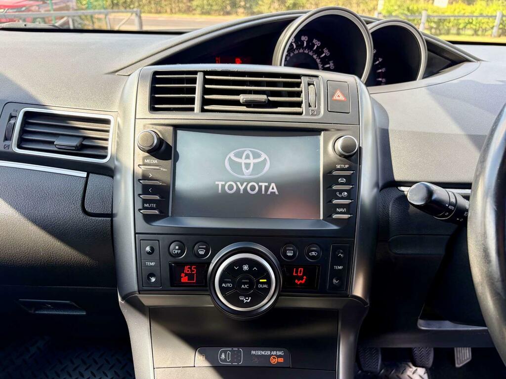 Toyota Verso Valvematic Active Red #40
