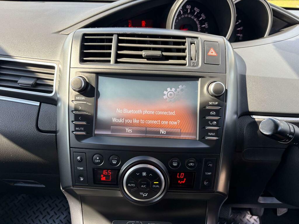 Toyota Verso Valvematic Active Red #42