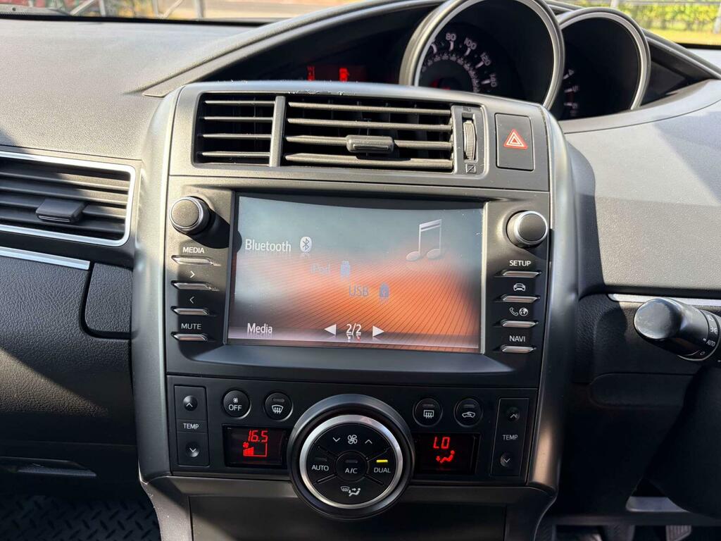 Toyota Verso Valvematic Active Red #37