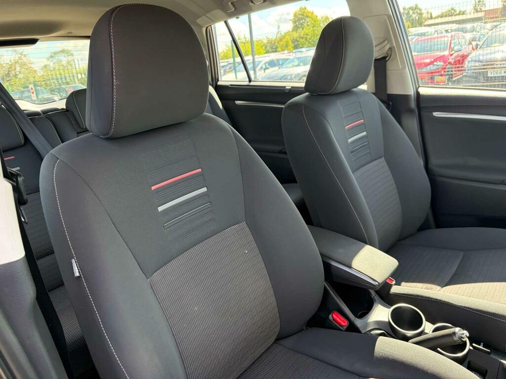 Toyota Verso Valvematic Active Red #32