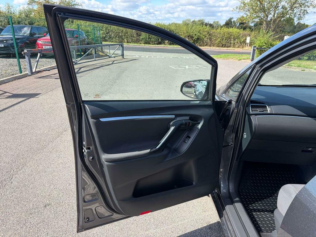 Toyota Verso Valvematic Active Red #14