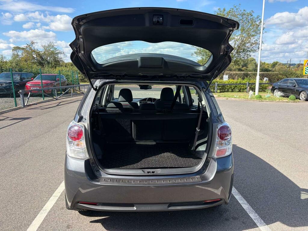 Toyota Verso Valvematic Active Red #22