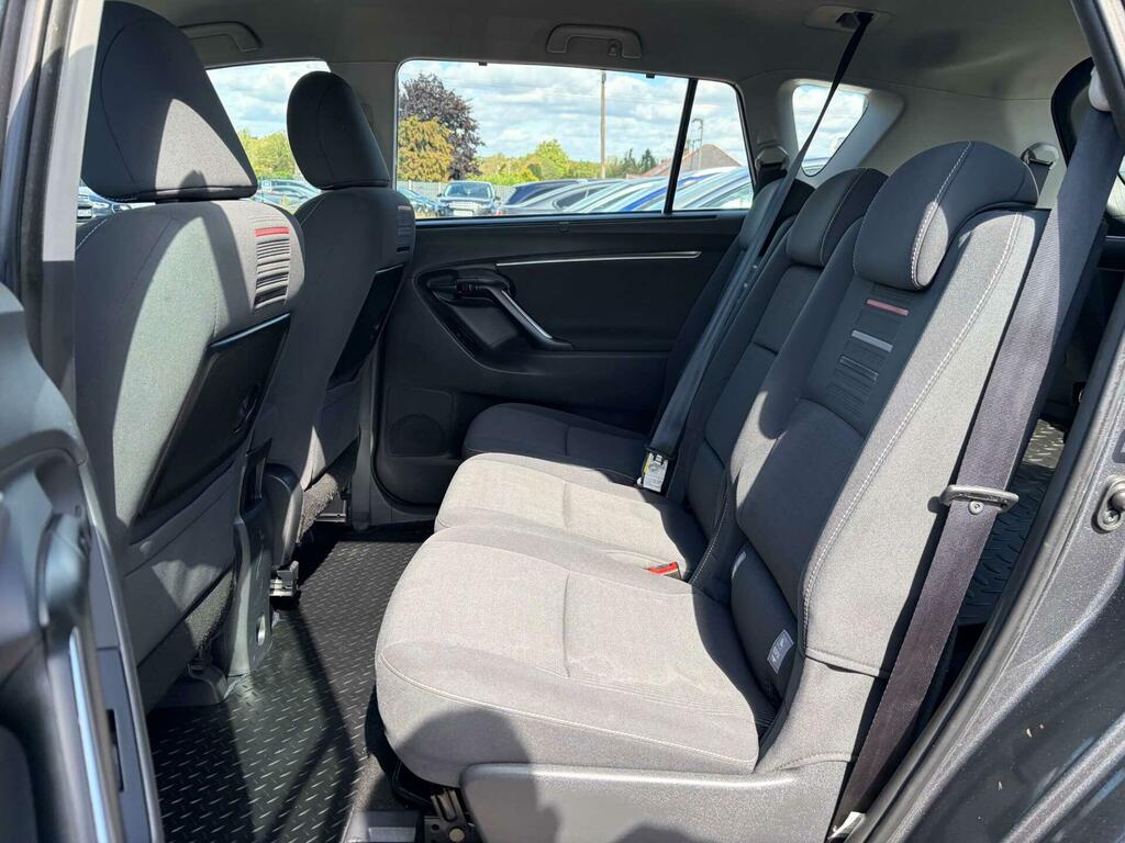 Toyota Verso Valvematic Active Red #19