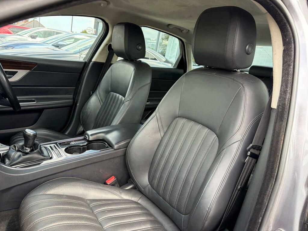 Jaguar XF White #16
