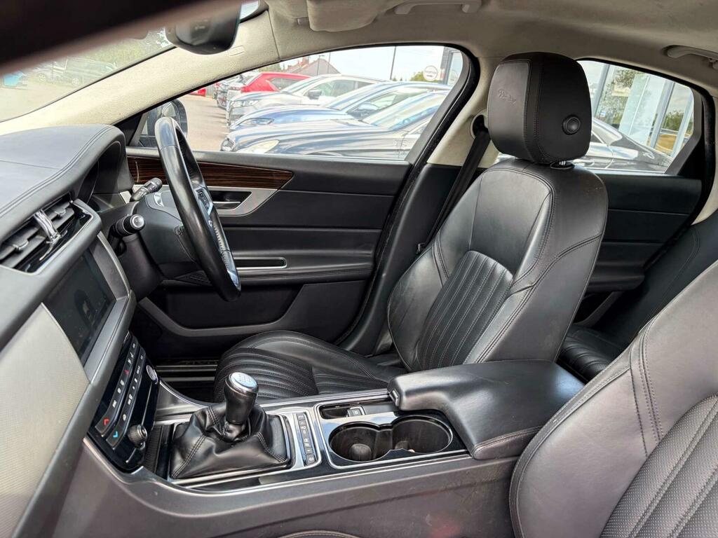 Jaguar XF White #17