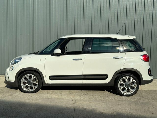 Fiat 500L Lounge 5dr Red #26