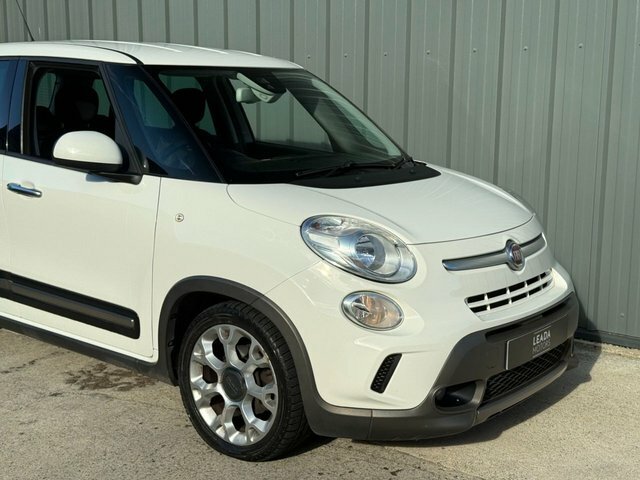 Fiat 500L Lounge 5dr Red #14