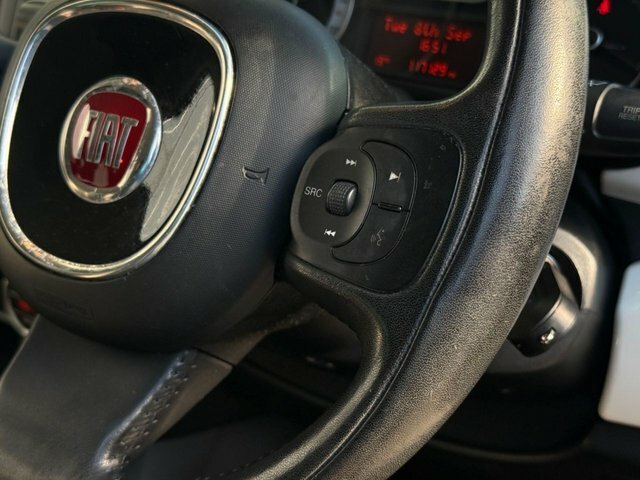 Fiat 500L Lounge 5dr Red #19
