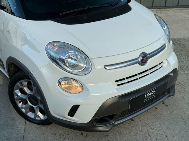 Fiat 500L Lounge 5dr Red #11