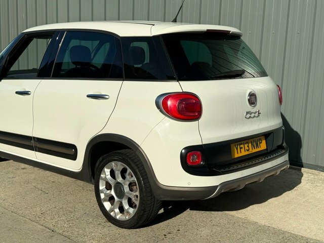 Fiat 500L Lounge 5dr Red #28