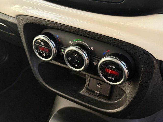 Fiat 500L Lounge 5dr Red #24
