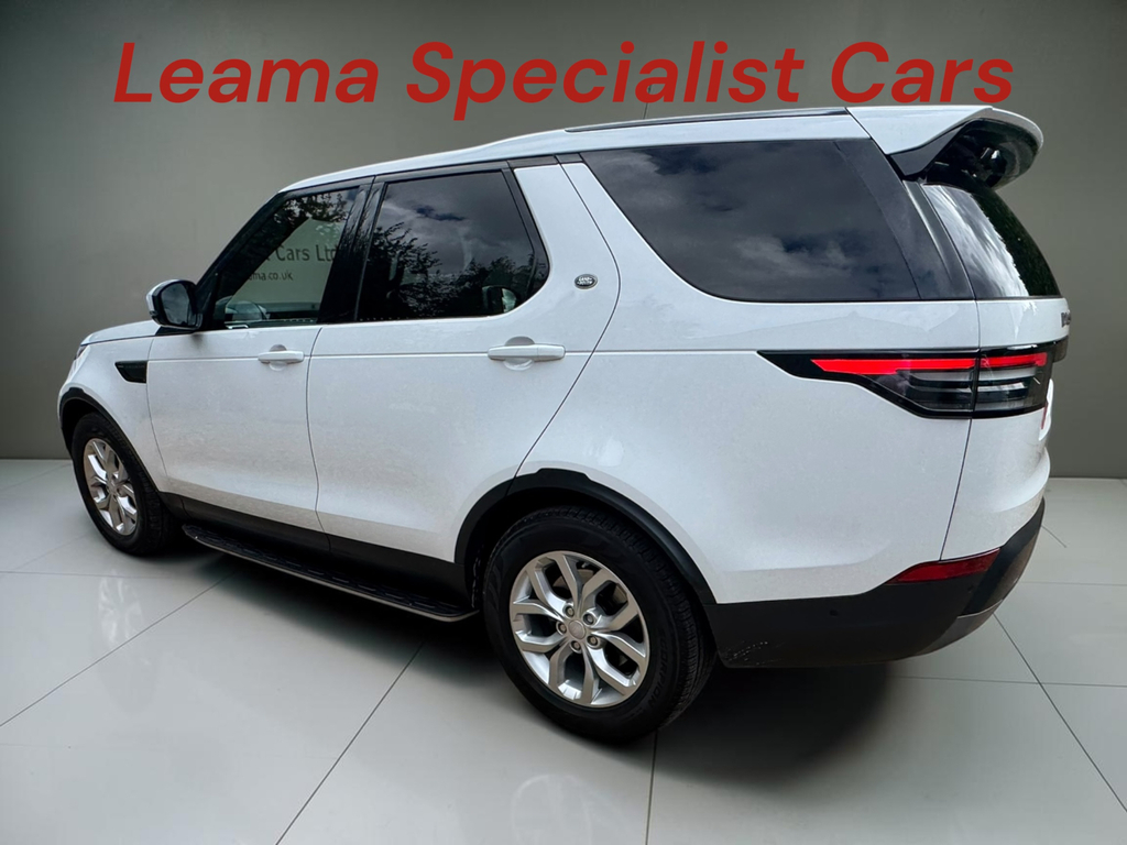 Land Rover Discovery Sdv6 Se White #5