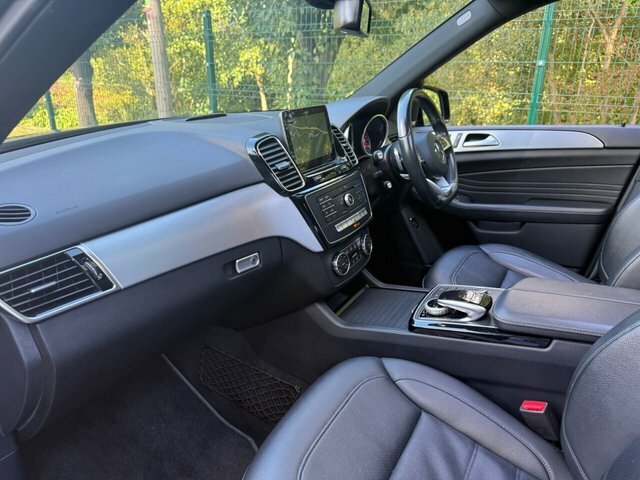 Mercedes-Benz GLE Class White #16
