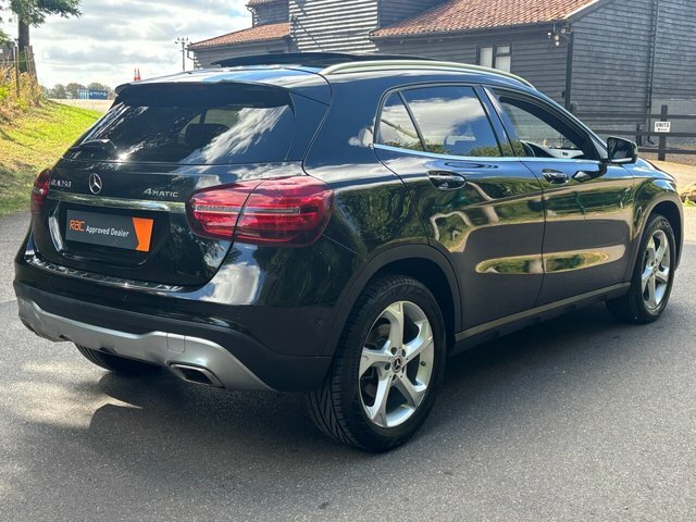 Mercedes-Benz GLA Class 2.0 Gla250 Sport Premium Plus Suv 7G- Black #4