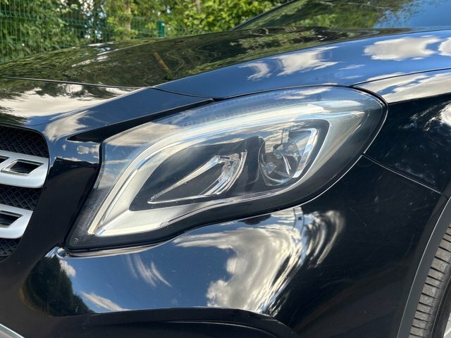 Mercedes-Benz GLA Class  Red #19