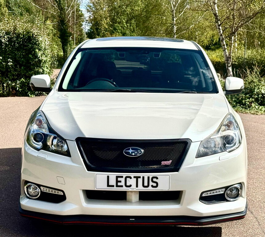 Subaru Legacy 2.5I Sti Tourer Lineartronic 4Wd White #4