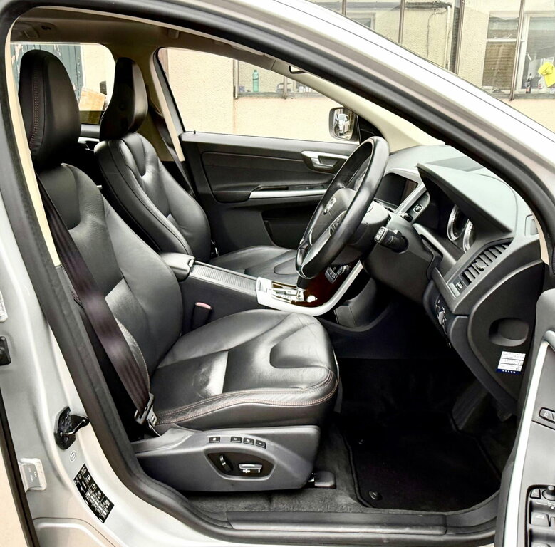 Volvo XC60 D5 215 Se Blue #27