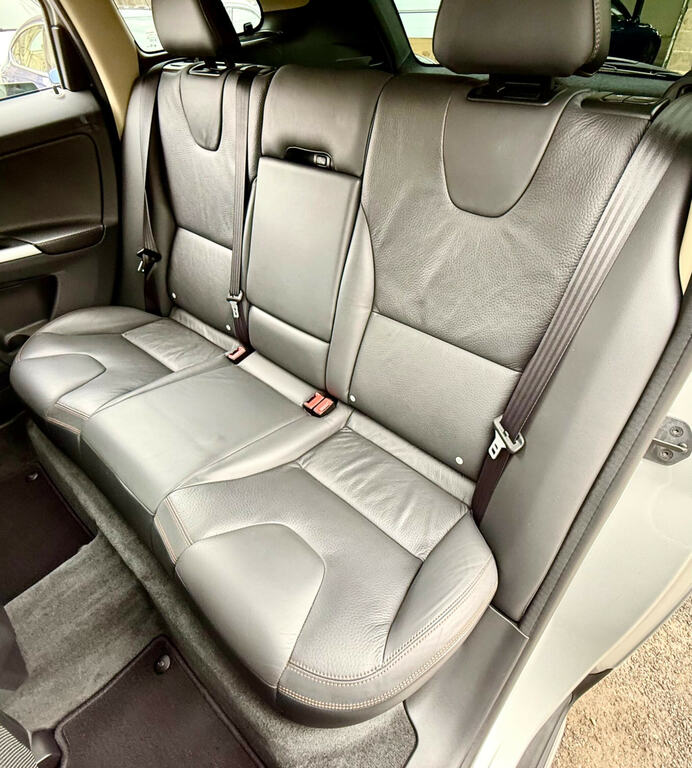 Volvo XC60 D5 215 Se Blue #30