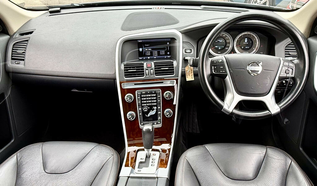 Volvo XC60 D5 215 Se Blue #25