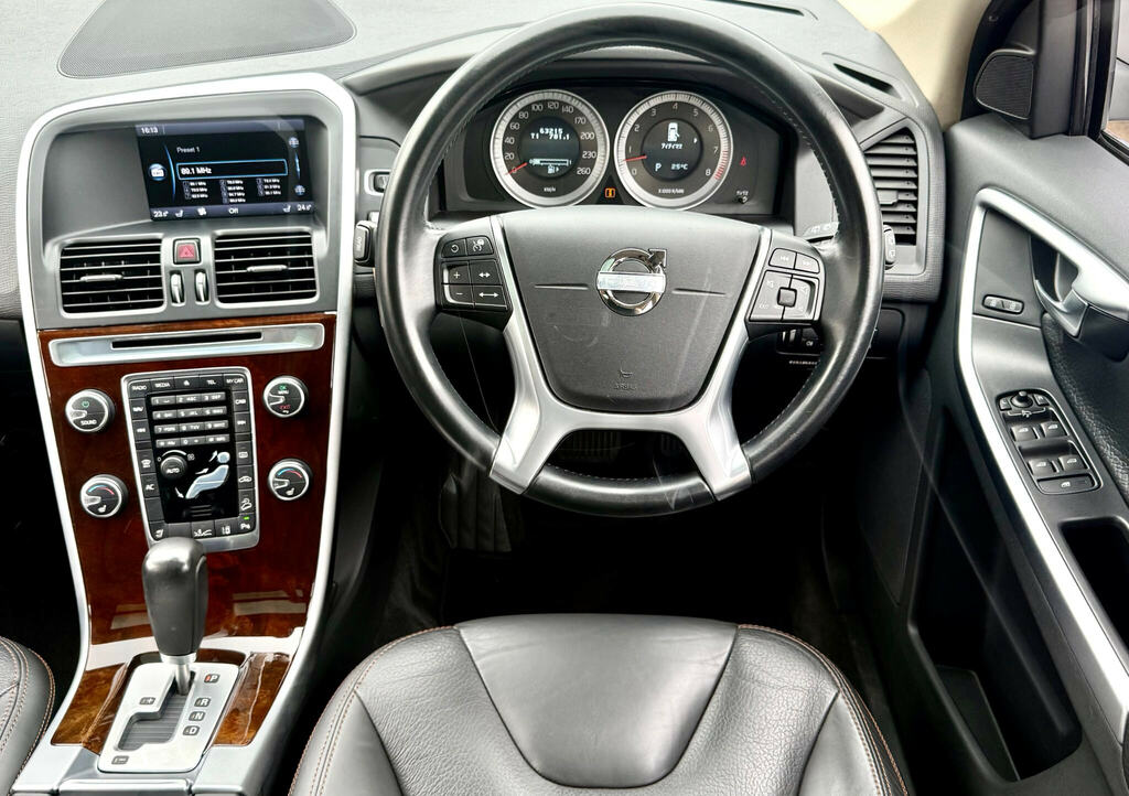 Volvo XC60 D5 215 Se Blue #23