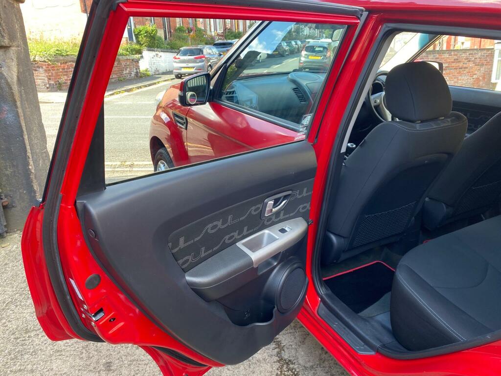 Kia Soul Hatchback #16