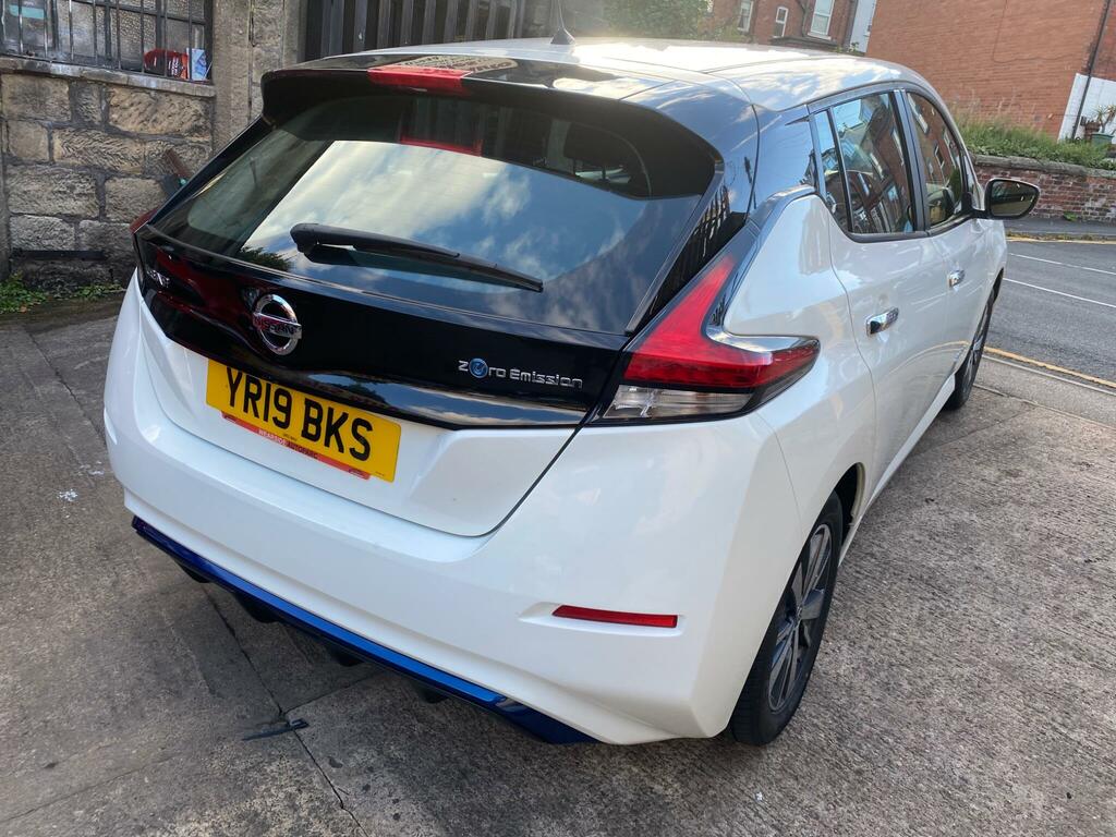 Nissan Leaf Acenta White #6