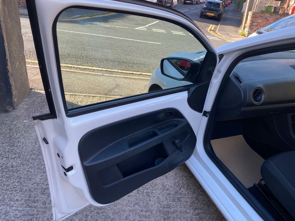Volkswagen Up 1.0 High Up White #14